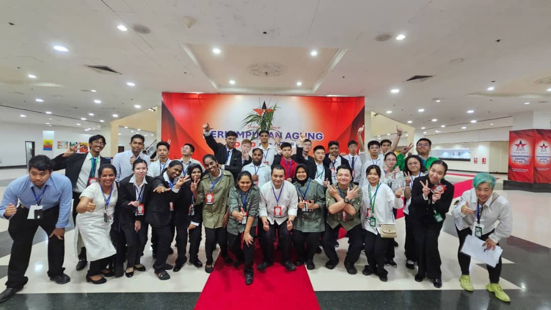 Past Singapore study tour — students on the trip